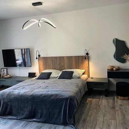 Prima Apartman Dolni Morava Exterior photo