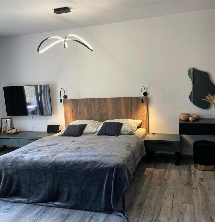 Prima Apartman Dolni Morava Exterior photo